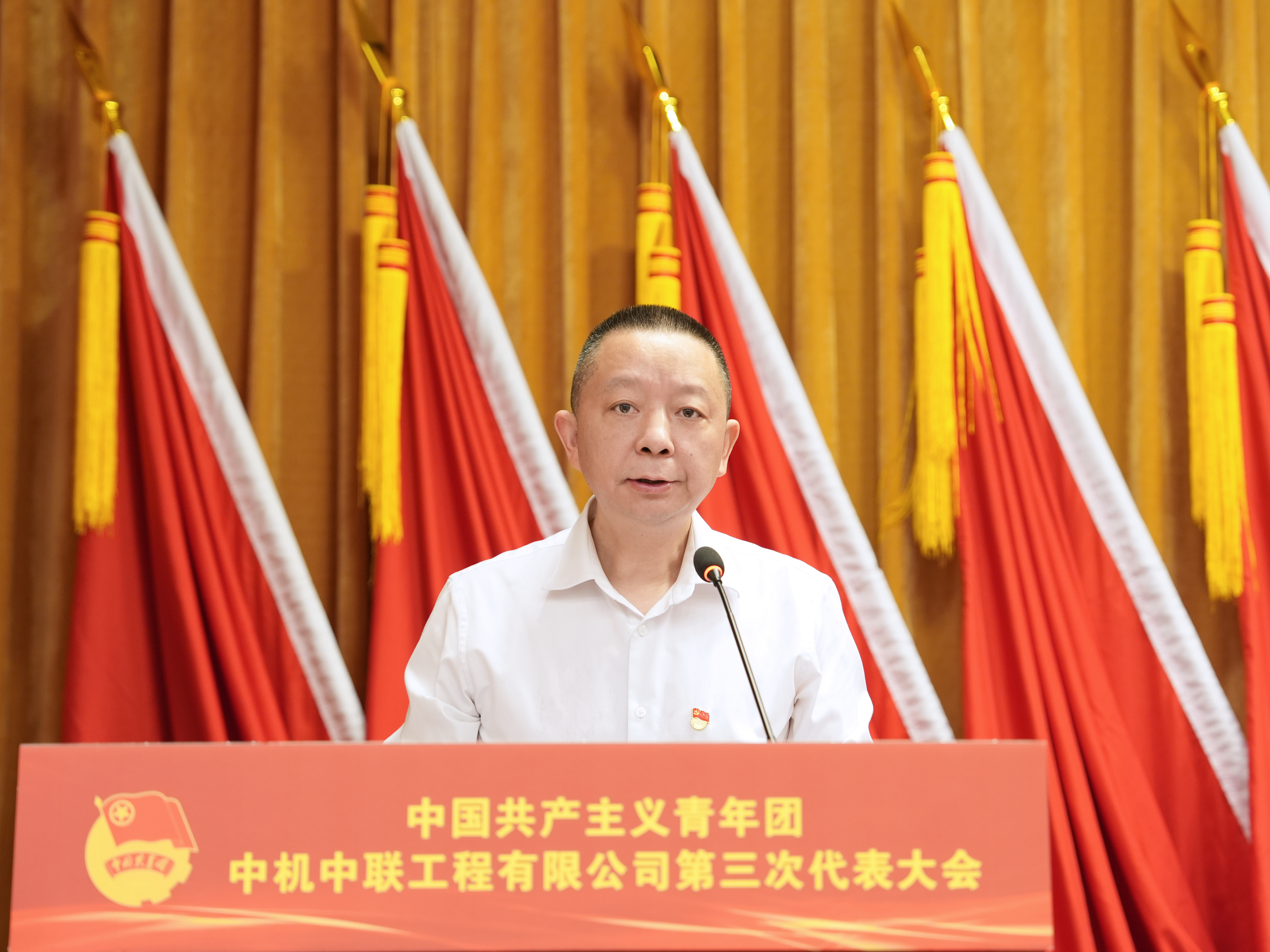 袁瑞龍.jpg